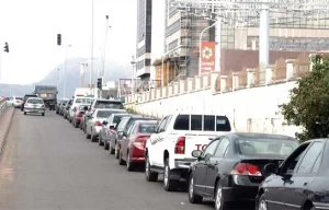 Read more about the article Queue Resurfaces in Abuja Filling Stations