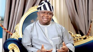 Read more about the article Group Presents 20 Million Naira Senatorial Nomination Form to Yayi