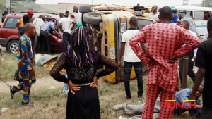 Read more about the article One Killed, 21 Injured in Ogun Auto crash