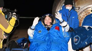 Chinese Astronauts Return To Earth After Six Month Mission