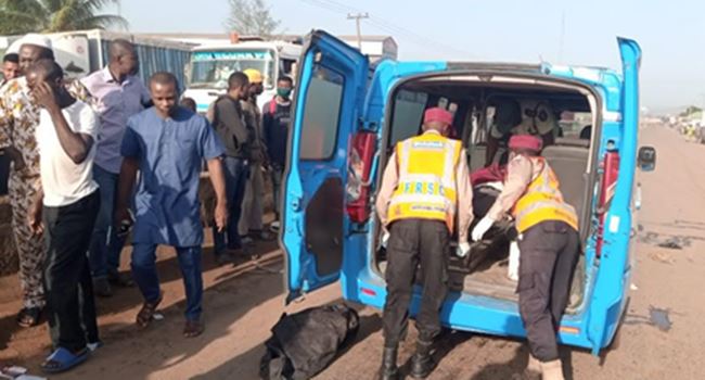 Read more about the article Ten Killed, Six Injured In Fatal Auto Crash On Lagos-Ibadan Expressway