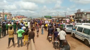 Protesters Block Roads In Mowe, Ibafo, Ifo, Sango Ota, Itori Over Naira Notes Crisis
