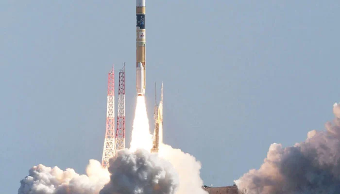 Japan Launches Spacecraft Landing on the Moon