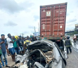 Six Killed, Six Others Injured in Passenger Bus Crash into Truck in Ogun