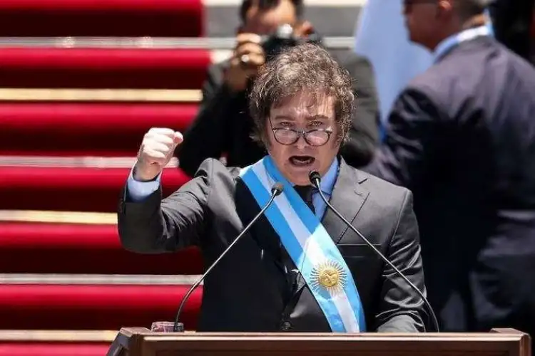 New President Asks Argentines to Expect Shock Treatment