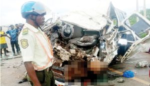 Two die in Auto Crash Along Lagos-Ibadan Expressway