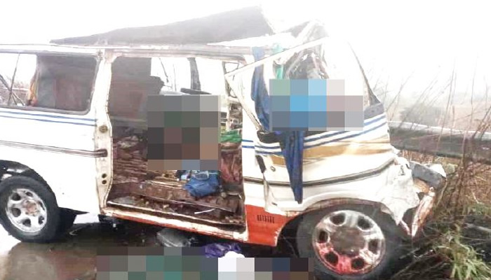 Nine Killed, Seven Injured in Fatal Auto Crash along Lagos-Abeokuta Road near Ewekoro