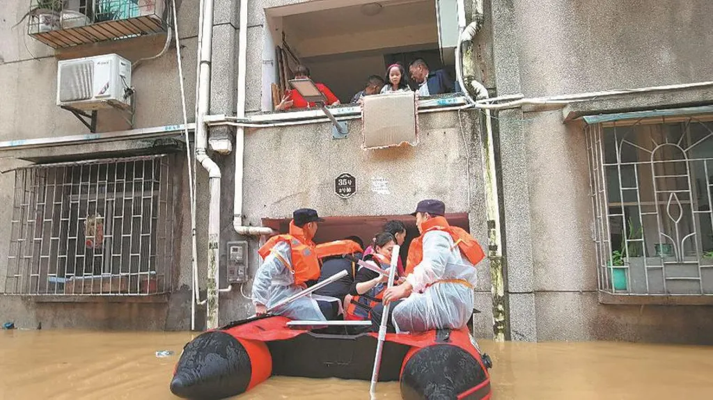 Thousands Evacuated from Massive Flood in China